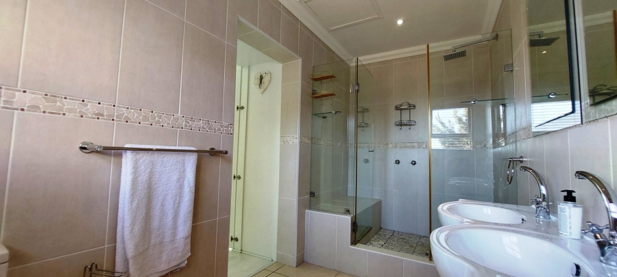 4 Bedroom Property for Sale in Country Club Western Cape